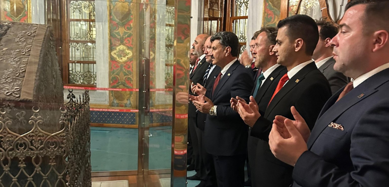 CİHAN HÜKÜMDARI FATİH SULTAN MEHMET HAN’I RAHMET VE MİNNETLE YÂD ETTİK